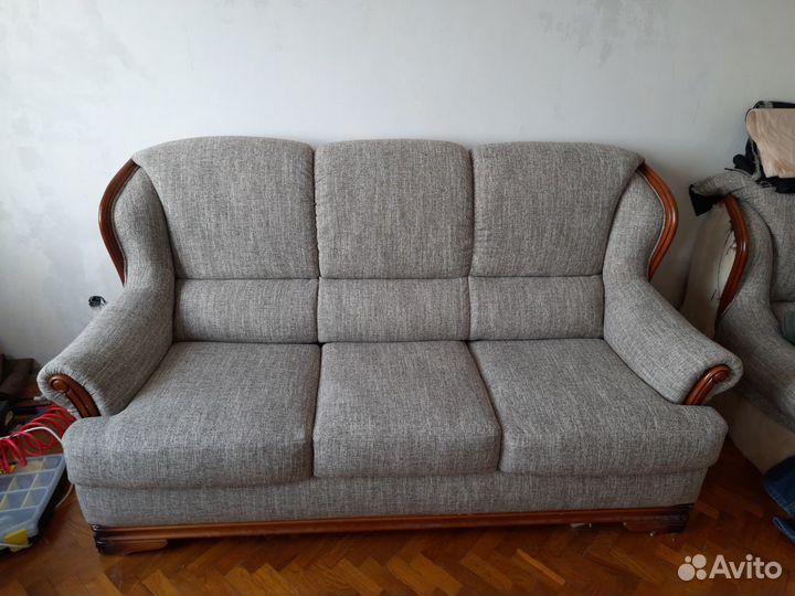 Ремонт перетяжка мягкой мебели на дому и с вывозом