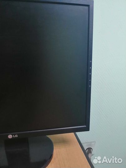 ЖК монитор LG flatron L1933S