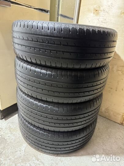 Goodyear EfficientGrip SUV 4x4 225/65 R17
