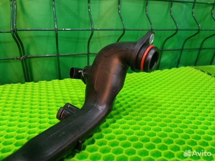 Патрубок системы охлаждения Mercedes-Benz C W203