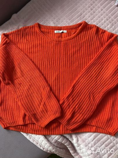 Свитер женский