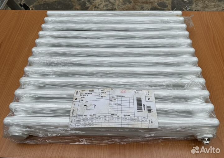 Трубчатый радиатор Zehnder 3060 12 N 1270