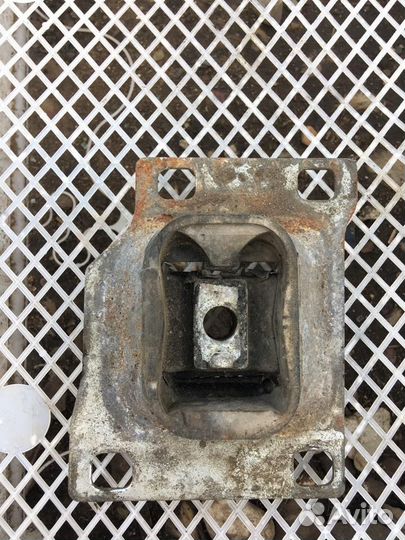 Опора кпп Форд Фокус 1