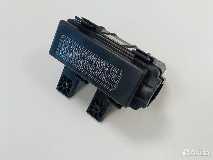 Корпус блока предохранителей Hyundai County 2004