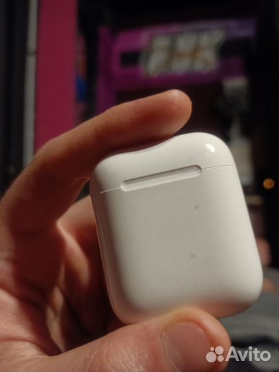 Оригинал кейс airpods б/у