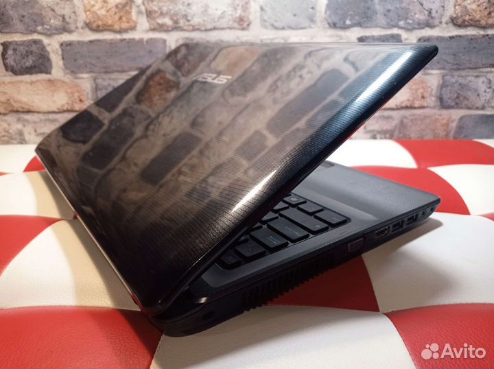 Быстрый Asus 4ядра Core i3 4Gb 256Gb SSD Radeon HD