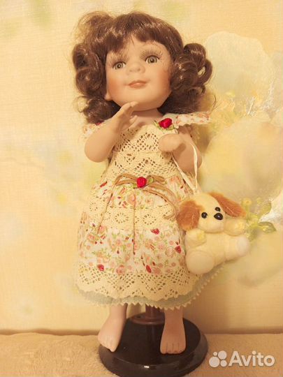 Кукла фарфоровая коллекционная