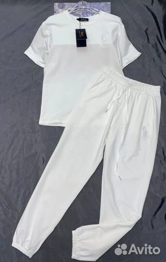 Спортивный костюм женский