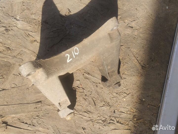 Траверса АКПП для мерседес w210