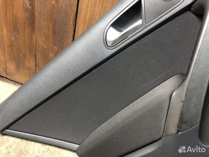 Обшивка двери задней левой Volkswagen Tiguan 1