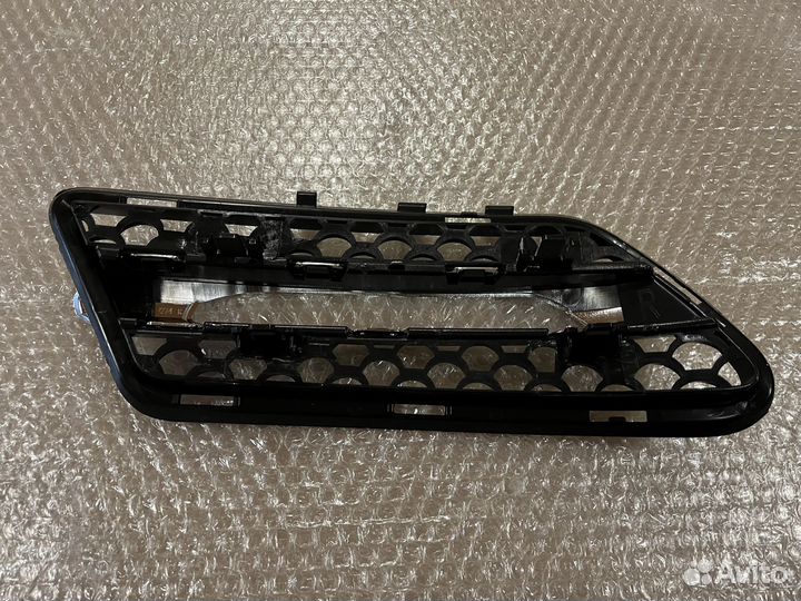 Правая сетка бампера Mercedes W212 AMG дорестайл