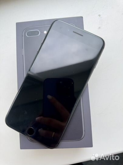 iPhone 8 Plus, 64 ГБ