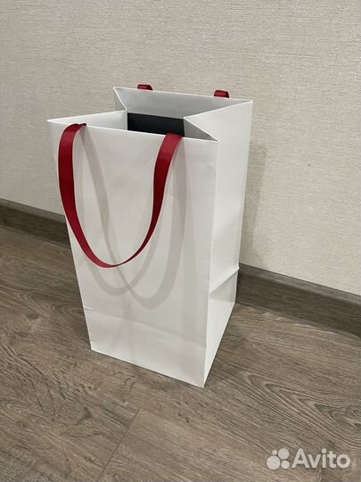 Бумажные и подарочные пакеты