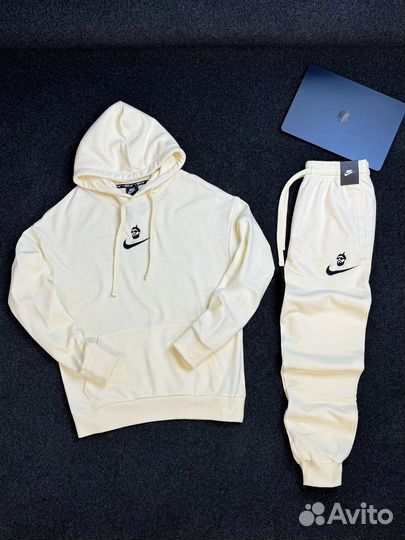 Спортивный костюм Nike