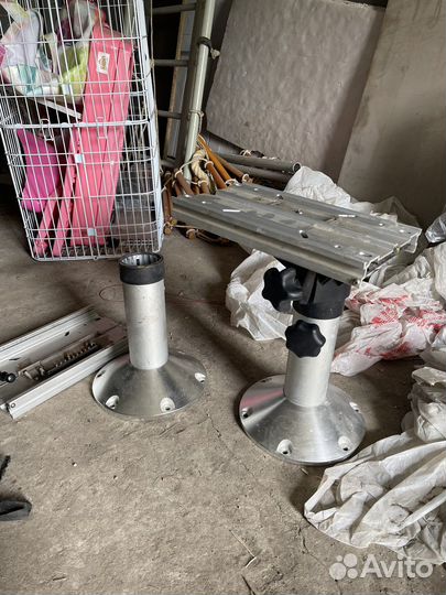 Стойки для сидений в катер