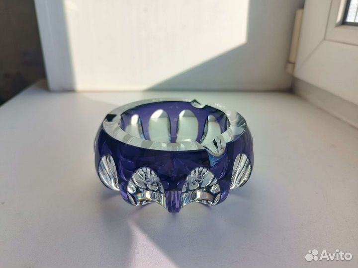 Стеклянная пепельница