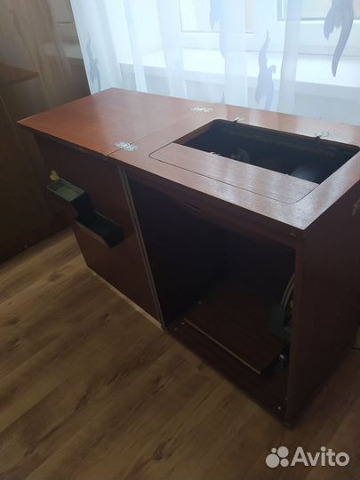 Швейная машина ножная