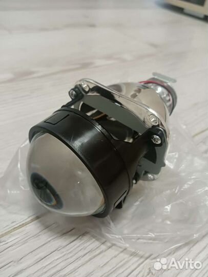 Оптика на Тойота Авенсис