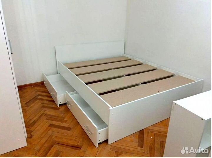 Кровать в наличии напрямую со склада