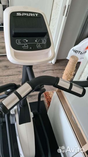 Эллиптический тренажер Spirit SE205