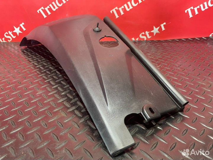 Угол жабо левый Renault T