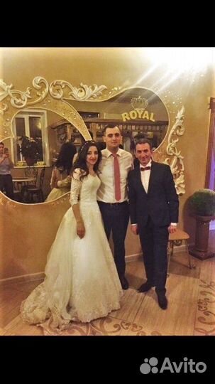 Ведущий музыкант на праздник