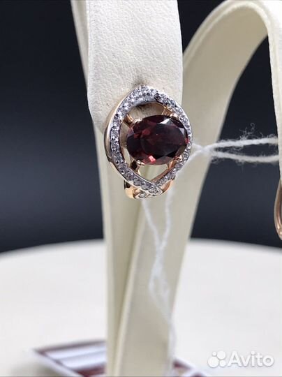 Золотые серьги с гранатом новые 585 РФ