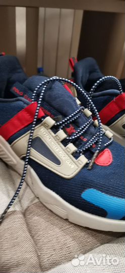 Кроссовки на мальчика