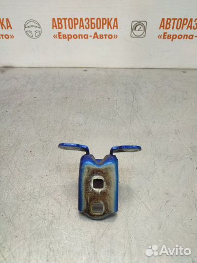 Петля двери задняя правая Renault Megane 2 седан