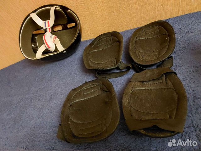 Шлем велосипедный,наколенники, надлокотники
