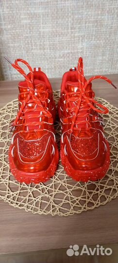 Кроссовки женские 37 размер