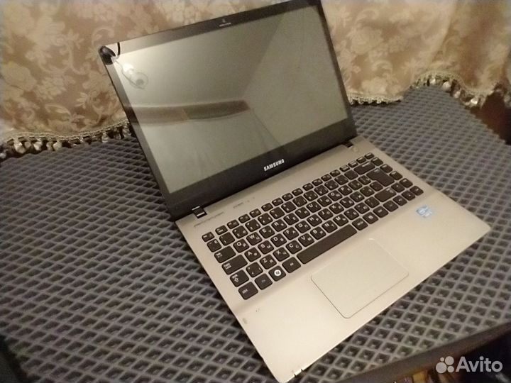 Ноутбук Samsung NP-QX412