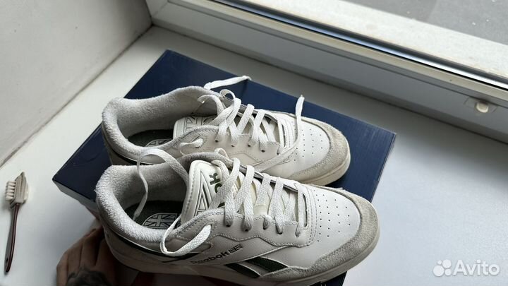 Белые кеды reebok