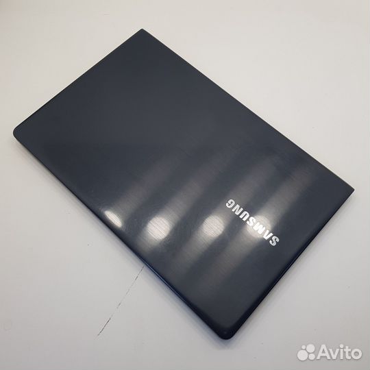 Ноутбук Samsung i3/4Gb/710M/HDD 500Gb