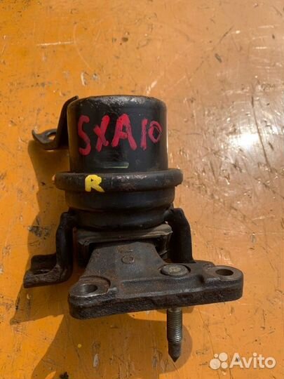 Подушка двигателя правая Toyota Rav4 SXA11 3SFE