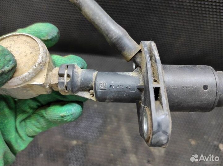 Главный цилиндр сцепления Opel Vectra B