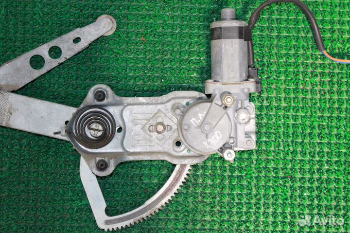 Стеклоподъемник левой двери Jaguar XJ X300