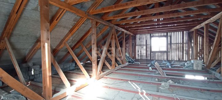 Дом 171,8 м² на участке 11,8 сот.