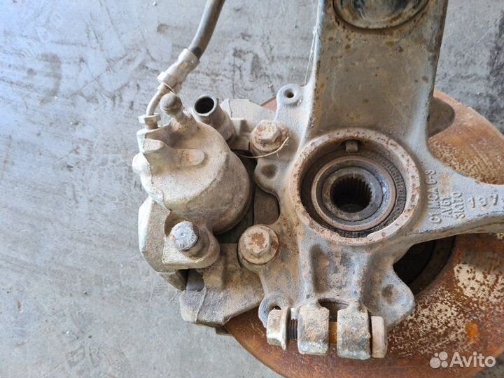 Суппорт передний левый Ford Focus 3 1.6 2011