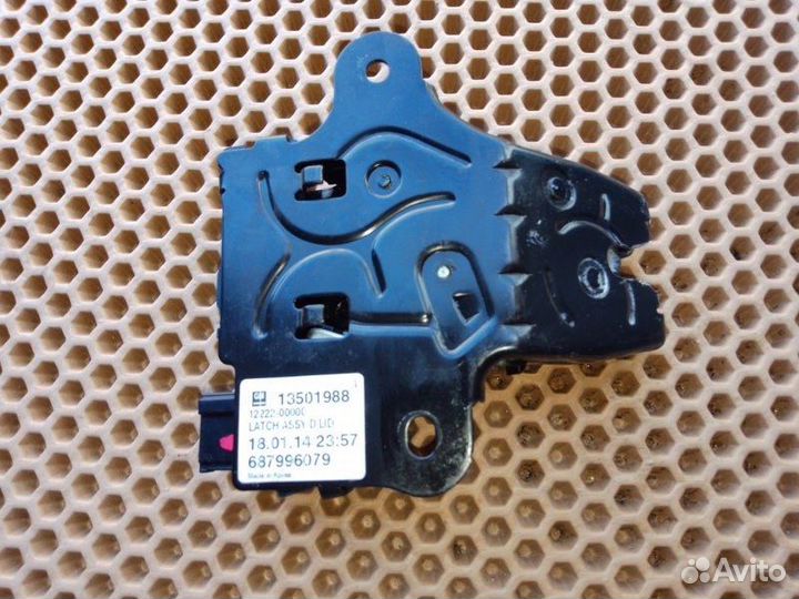 Замок багажника Opel Astra J седан 1.6 бензин