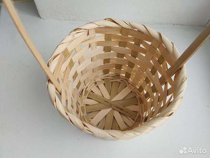 Корзинка плетеная