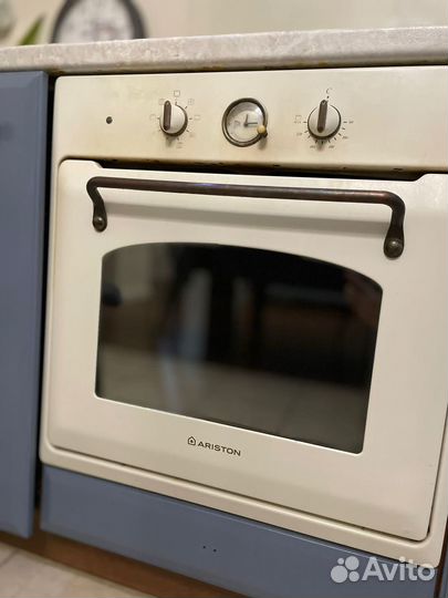 Духовой шкаф Ariston электрический