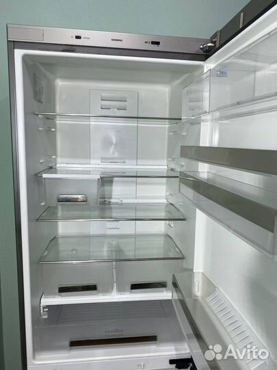 Холодильник Siemens