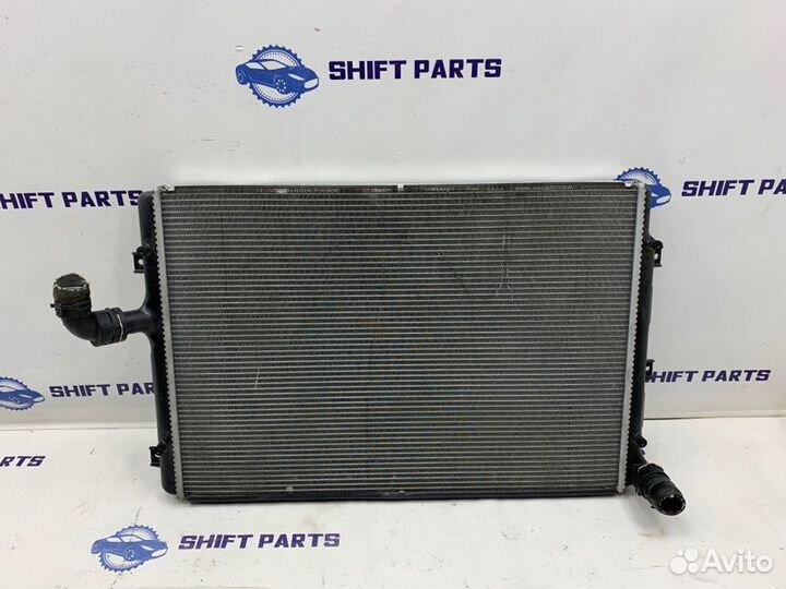 Радиатор охлаждения двигателя Audi Tt 8J 2008