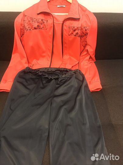 Спортивный костюм женский