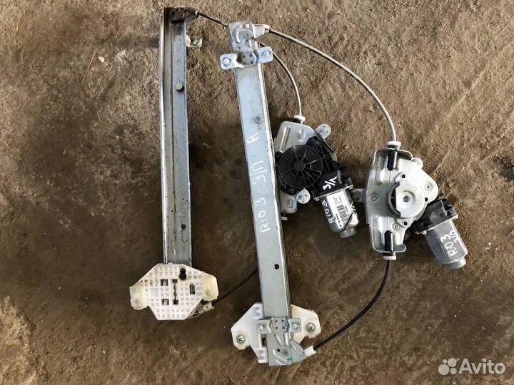 Стеклоподъемник передний прав Kia Rio 3