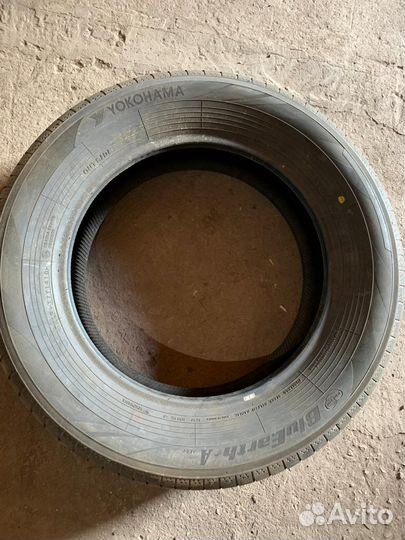 Yokohama BluEarth-A 215/65 R17 99V