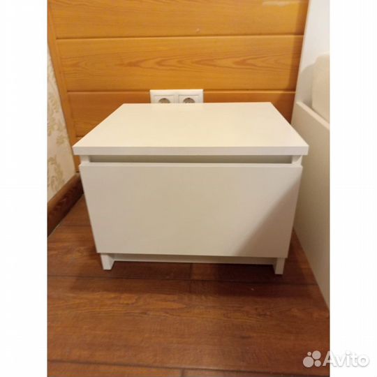 Тумба прикроватная