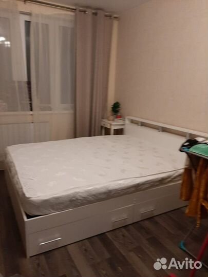 Кровать с матрасом