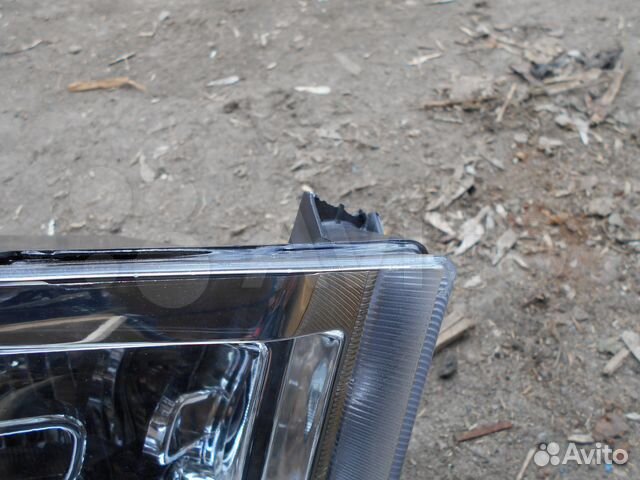Фара правая Dodge Ram 13-15г